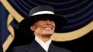 Melania Trump&#8217;tan Beyaz Saray&#8217;da şoke eden poz: Sosyal medyayı salladı! 1.Resim