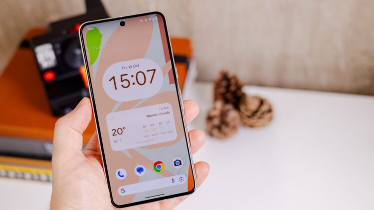 Samsung kullanıcılarına kötü haber: Android 15 güncellemesi yine ertelendi! 1.Resim