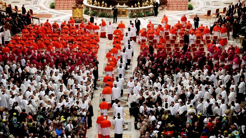Papa Francis&#8217;in ölümü sonrası Kardinaller Meclisi seçimlere kilitlendi! Yeni Papa ne zaman belli olacak? 2.Resim